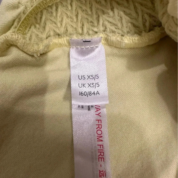 NWOT Urban Outfitters XS Buttercup Off-The-Shoulder One-Piece Swimsuit - Picture 8 of 9